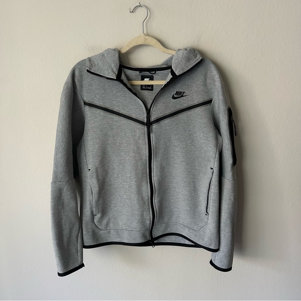 Nike Tech Men’s Sports Zip Up Performance Hoodie in Grey M